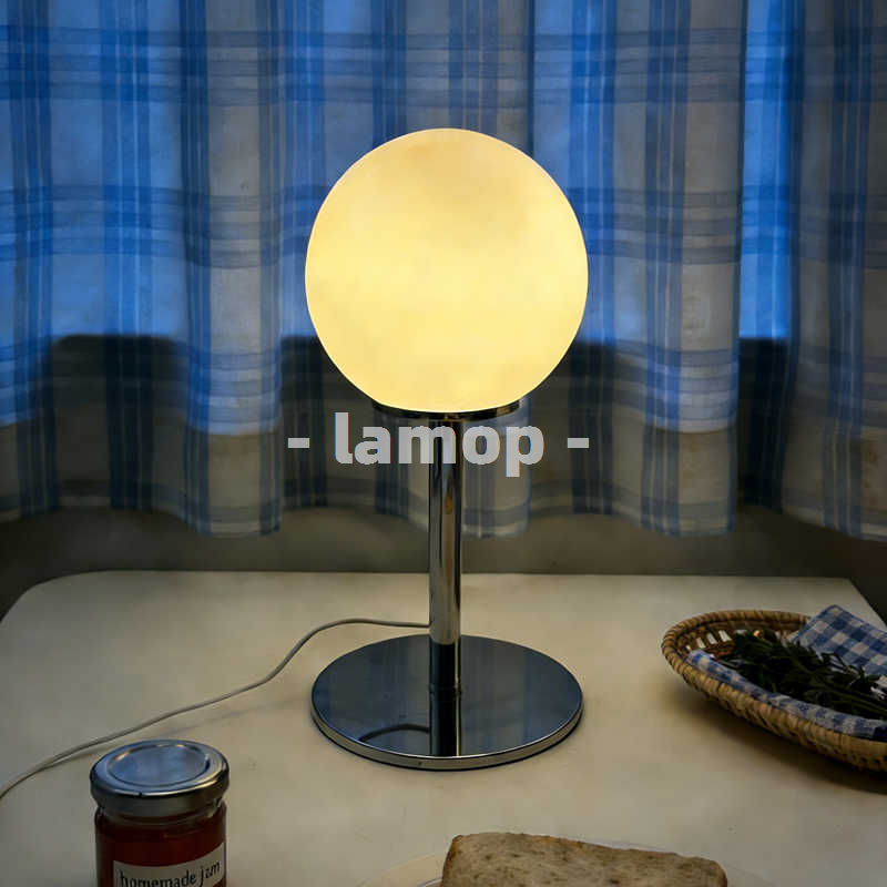 Melkwitte massieve globe chrom - Decor Lighting Lamps recensie en prijs